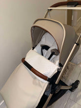 Load image into Gallery viewer, Plumeti Pompas Pram Footmuff